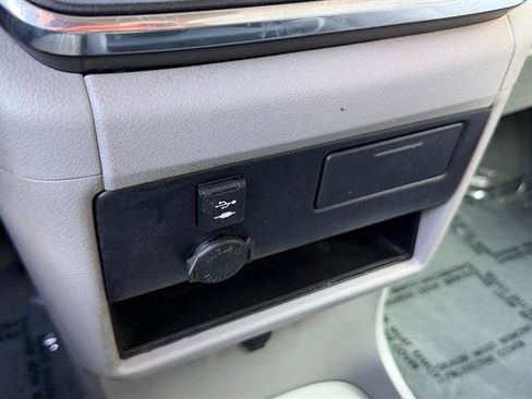 Used 2018 Toyota Sienna LE FWD image 36