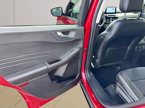 Used 2022 Ford Escape SEL FWD image 28