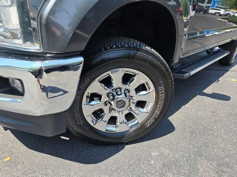 Used 2017 Ford F250 Lariat w/ Chrome Package AWD/4WD image 2