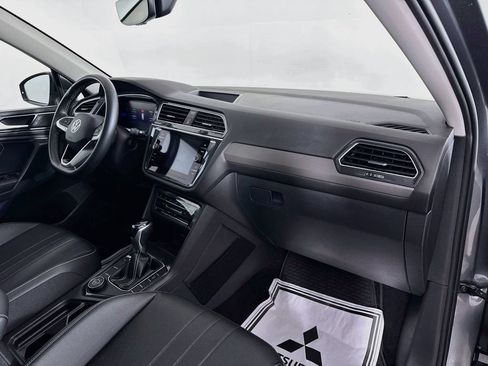 Used 2023 Volkswagen Tiguan SE AWD/4WD image 30
