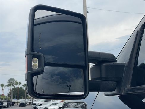 Used 2015 GMC Sierra 2500 Denali w/ Duramax Plus Package AWD/4WD image 39