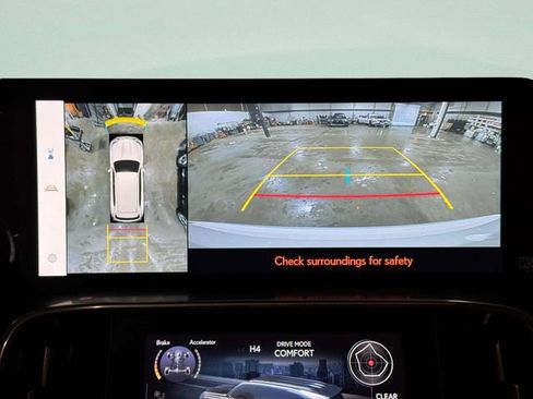 Used 2023 Lexus LX 600 4WD w/ Luxury Package image 16