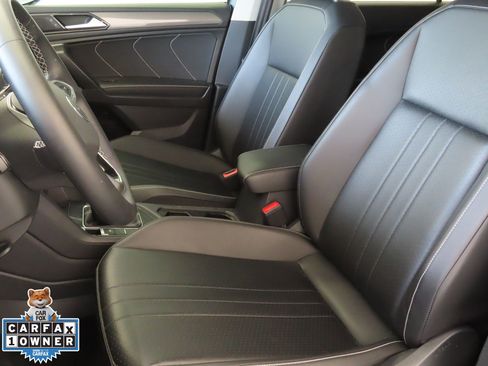 Used 2022 Volkswagen Tiguan SE FWD image 12