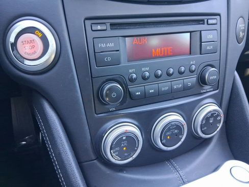 Used 2016 Nissan 370Z Coupe image 18