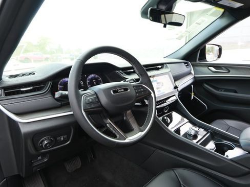 New 2026 Jeep Grand Cherokee L Limited RWD image 28