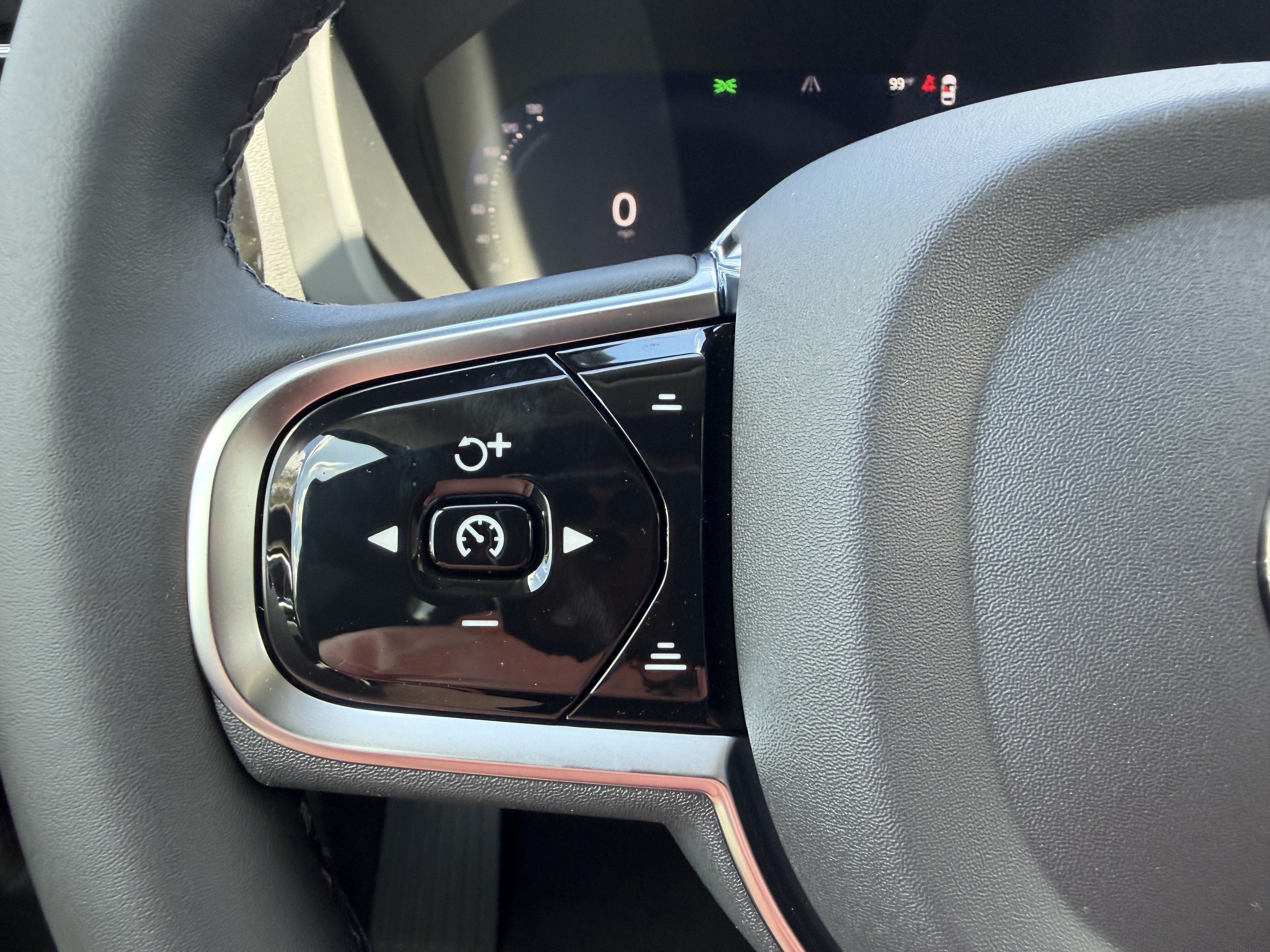 New 2026 Volvo XC60 B5 Core AWD/4WD image 30