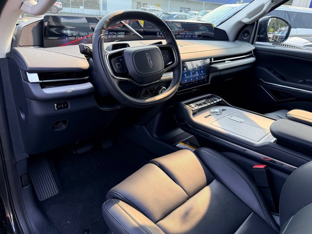 New 2027 Lincoln Navigator Premiere AWD/4WD image 23