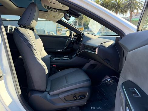 Used 2024 Lexus RZ 300e Premium w/ Technology Package image 34