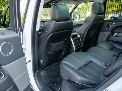 Used 2016 Land Rover Range Rover Sport SE image 14