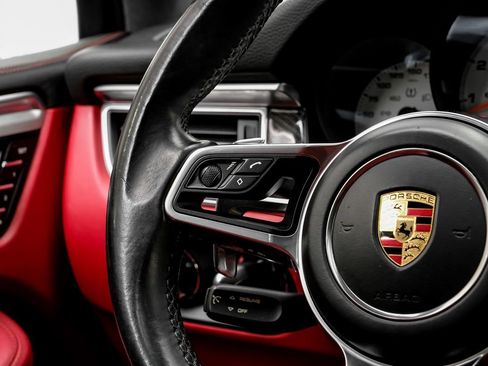 Used 2016 Porsche Macan Turbo image 15