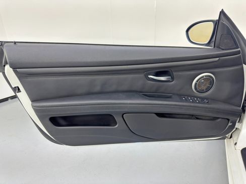 Used 2011 BMW M3 Convertible image 36