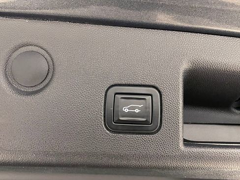 Used 2021 Chevrolet Equinox LT AWD/4WD image 13