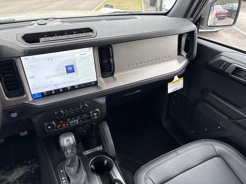 New 2026 Ford Bronco Outer Banks w/ Sasquatch Package image 15