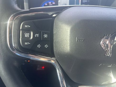 Used 2023 Ford Bronco Wildtrak image 11