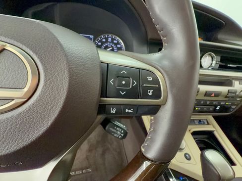 Used 2018 Lexus ES 350 w/ Premier Package FWD image 19