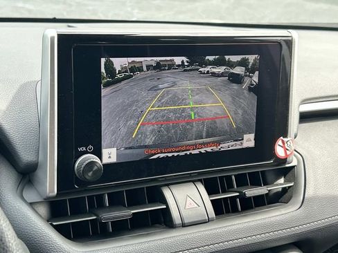 Used 2025 Toyota RAV4 XLE FWD image 24