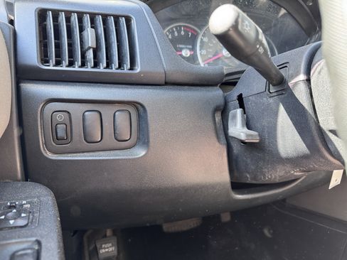 Used 2004 Mitsubishi Endeavor LS AWD/4WD image 15