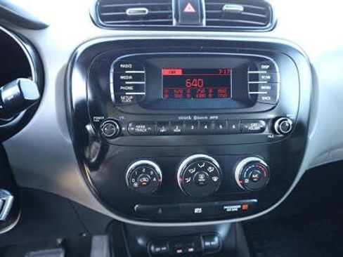 Used 2015 Kia Soul + FWD image 16