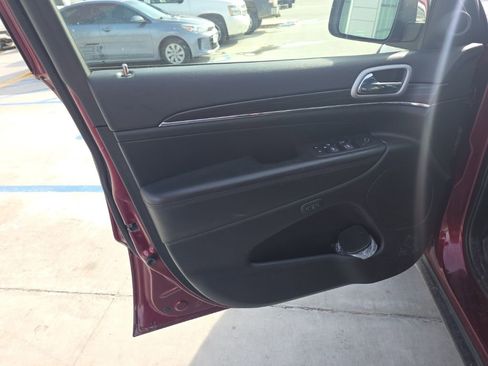 Used 2022 Jeep Grand Cherokee Limited w/ Tech Group image 9