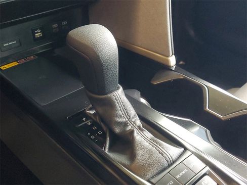 Used 2025 Toyota Camry LE w/ Convenience Package image 24