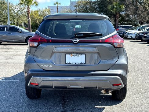 Certified 2025 Nissan Kicks Play S image 19