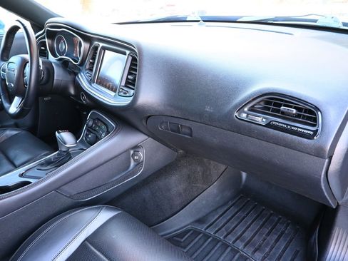 Used 2015 Dodge Challenger SXT Plus RWD image 27