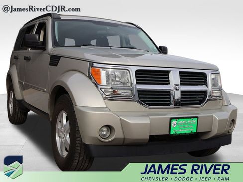 Used 2008 Dodge Nitro SXT image 6