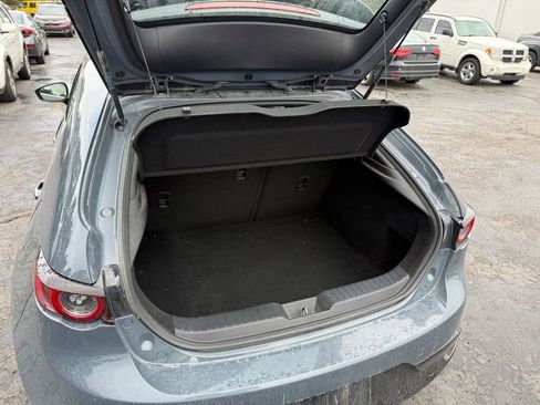 Used 2021 MAZDA MAZDA3 Hatchback w/Premium Plus Pkg image 5