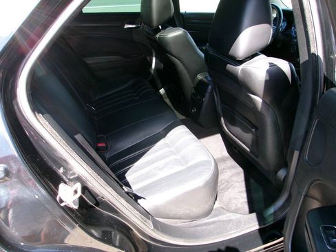 Used 2014 Chrysler 300 S AWD/4WD image 9