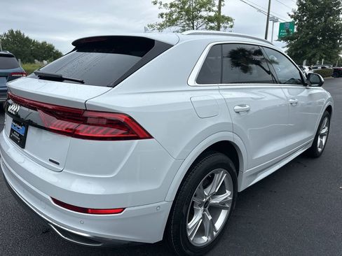 Used 2023 Audi Q8 Premium Plus image 3