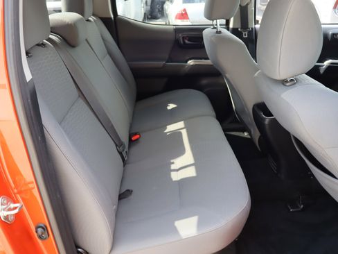 Used 2018 Toyota Tacoma SR5 image 36