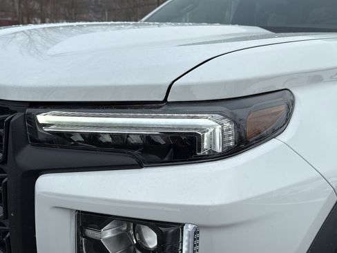 New 2026 GMC Canyon Elevation w/ Convenience Package image 5