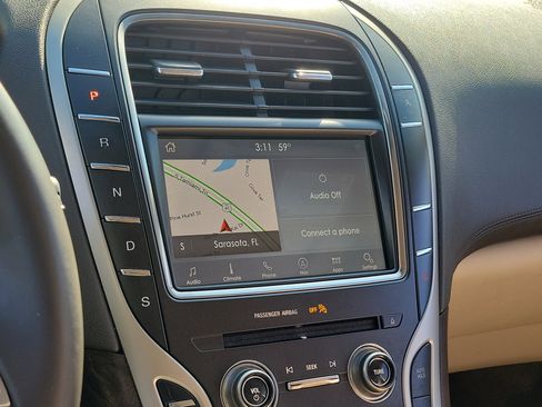 Used 2019 Lincoln Nautilus Select image 25