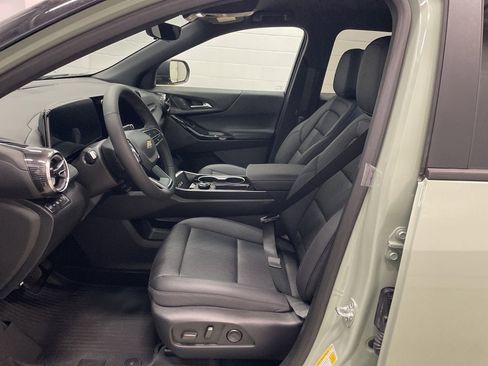 New 2026 Chevrolet Equinox LT w/ Convenience Package II image 9