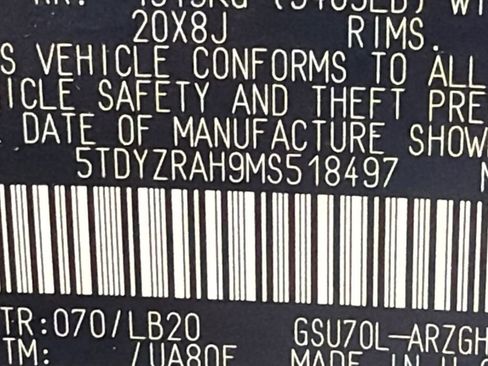 Used 2021 Toyota Highlander Limited FWD image 34