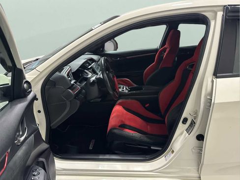 Used 2019 Honda Civic Type R image 10