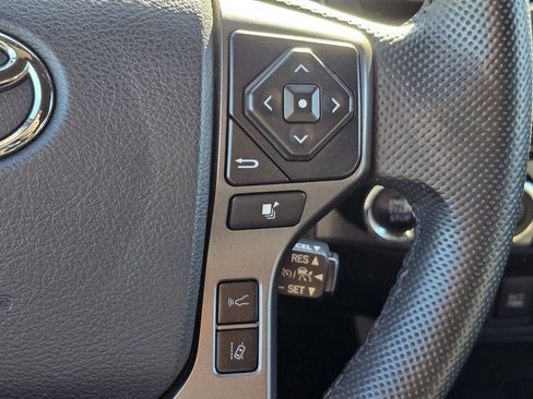 Used 2020 Toyota Tacoma TRD Off-Road w/ Technology Package AWD/4WD image 13