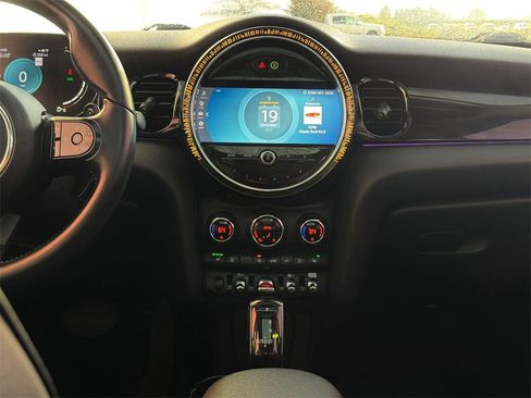 Used 2022 MINI Cooper S image 17