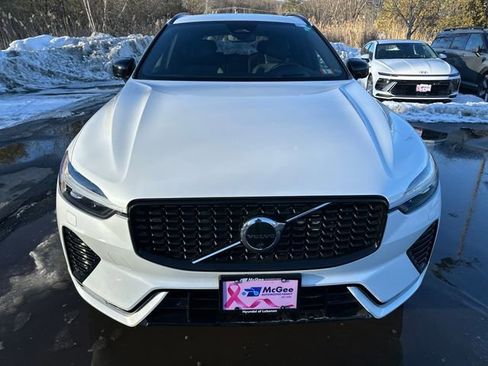 Used 2022 Volvo XC60 B5 R-Design w/ Advanced Package image 8