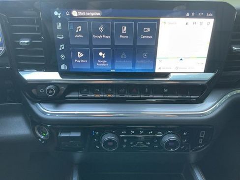 Used 2023 Chevrolet Silverado 1500 High Country w/ Technology Package image 17