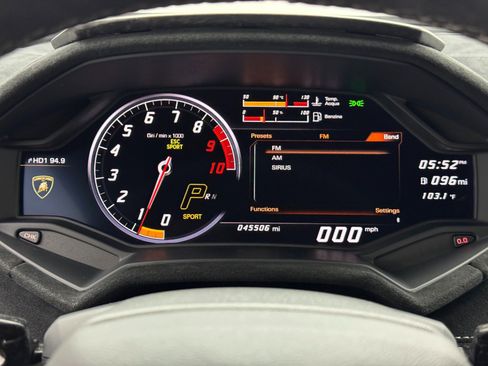 Used 2018 Lamborghini Huracan Performante image 23