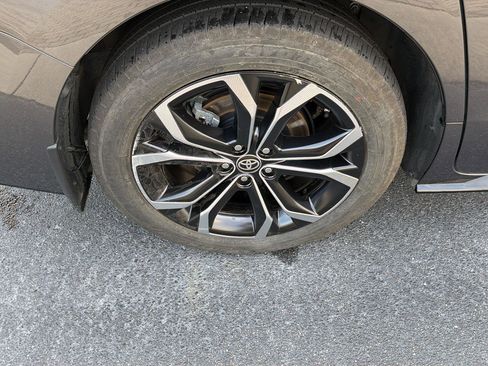 Certified 2025 Toyota Sienna Platinum FWD image 39