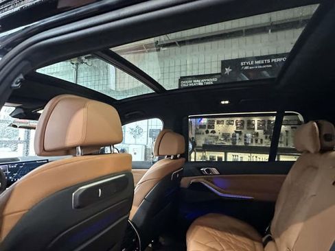 New 2026 BMW X7 xDrive40i w/ M Sport Package AWD/4WD image 11