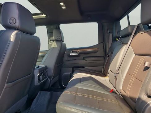 Used 2024 Chevrolet Silverado 1500 High Country w/ High Country Premium Package AWD/4WD image 6