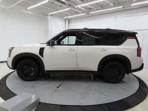 Used 2025 Nissan Armada PRO-4X image 6