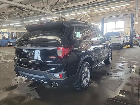 Used 2023 Honda Passport TrailSport image 5