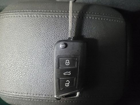 Used 2016 Chevrolet Cruze LS image 32