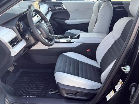 New 2026 Mitsubishi Outlander SE FWD image 23