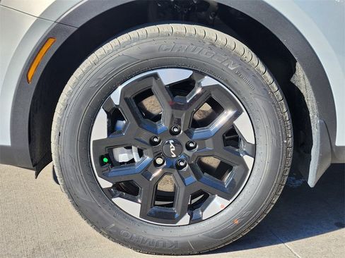 New 2026 Kia Sorento S image 7