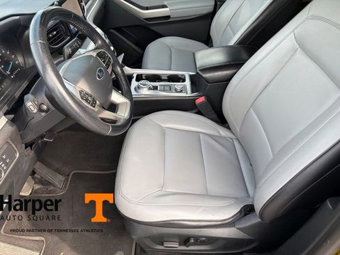 Used 2021 Ford Explorer XLT w/ Equipment Group 202A AWD/4WD image 13